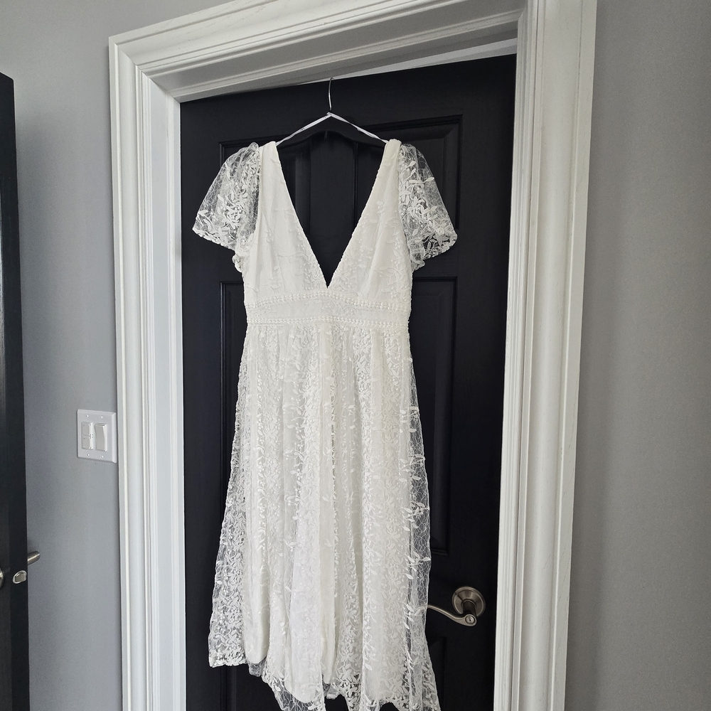 Lulu's White Lace V-Neck Midi Dress